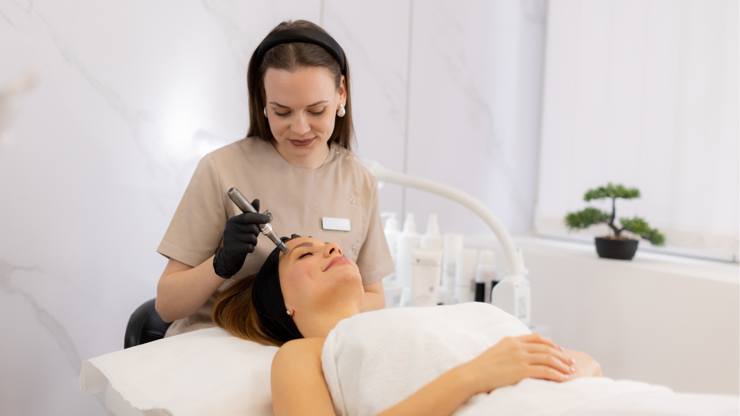 Aesthetician vs Esthetician: What&rsquo;s the Difference? 